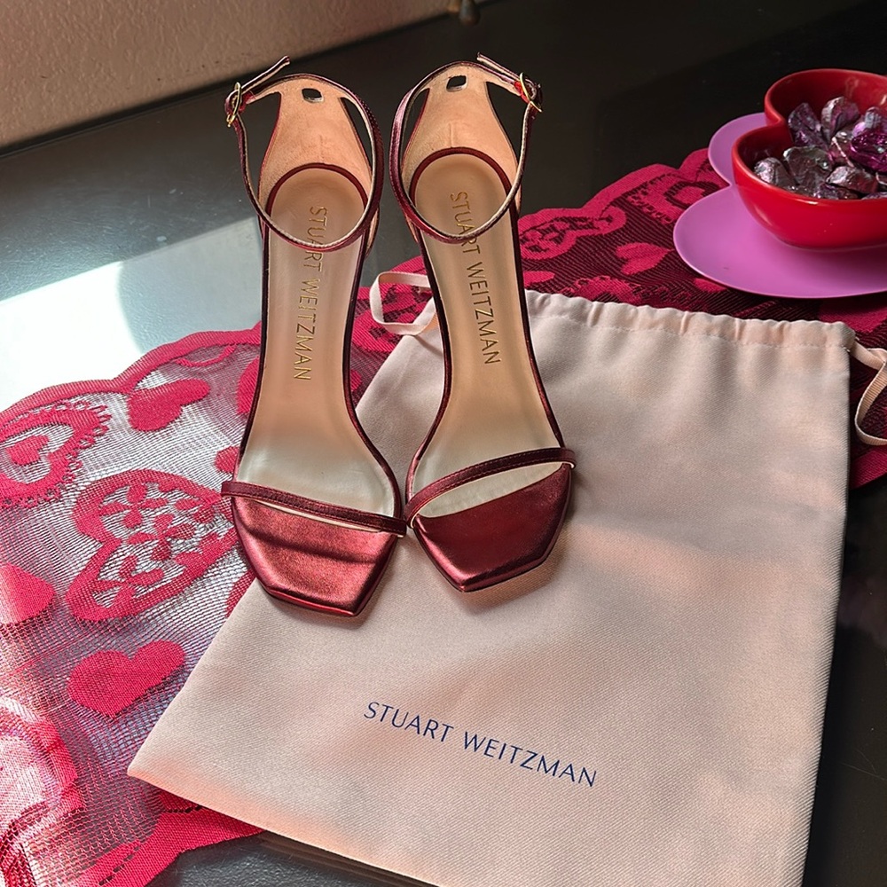 Stuart Weitzman - Red Leather Sandal - Women’s 9US - Excellent condition